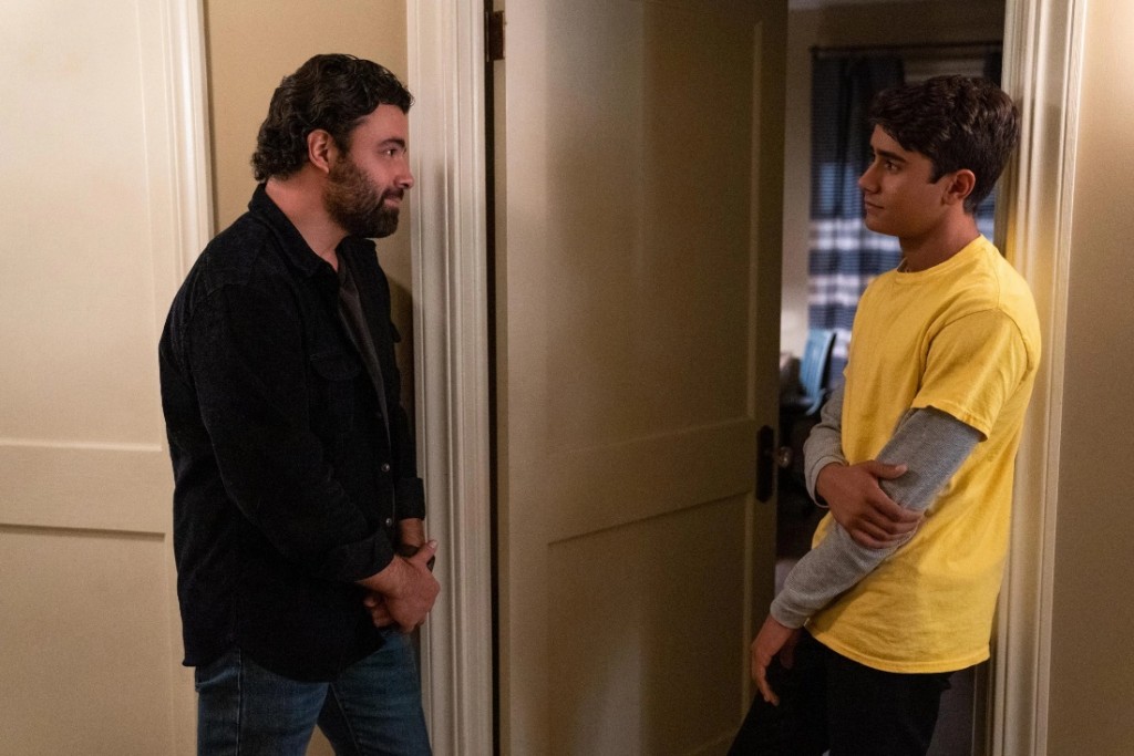 Discussion entre Victor (Michael Cimino) et son père Armando (James Martinez)